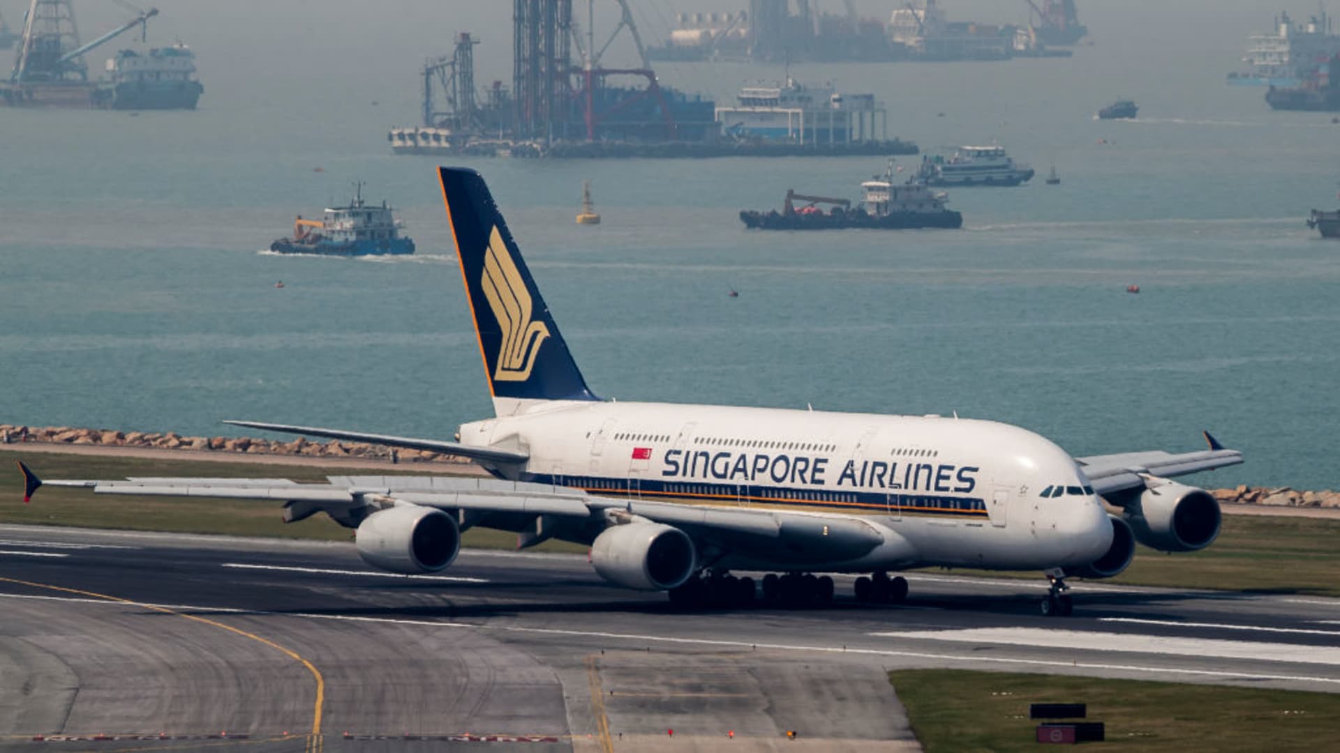 Singapore outbound flights to cost more from 2026 over green fuel requirements [Video]