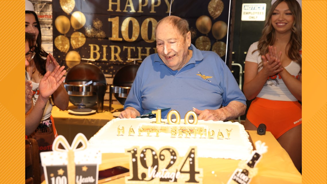 Veteran celebrates his 100th birthday at Hooters in Northern VA [Video]