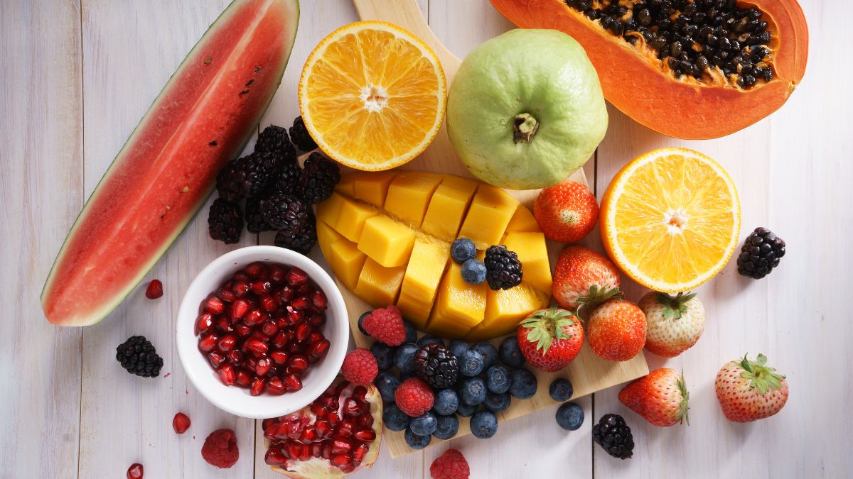 Top 5 Fruits To Eat Everyday For Healthy And Youthful Skin [Video]