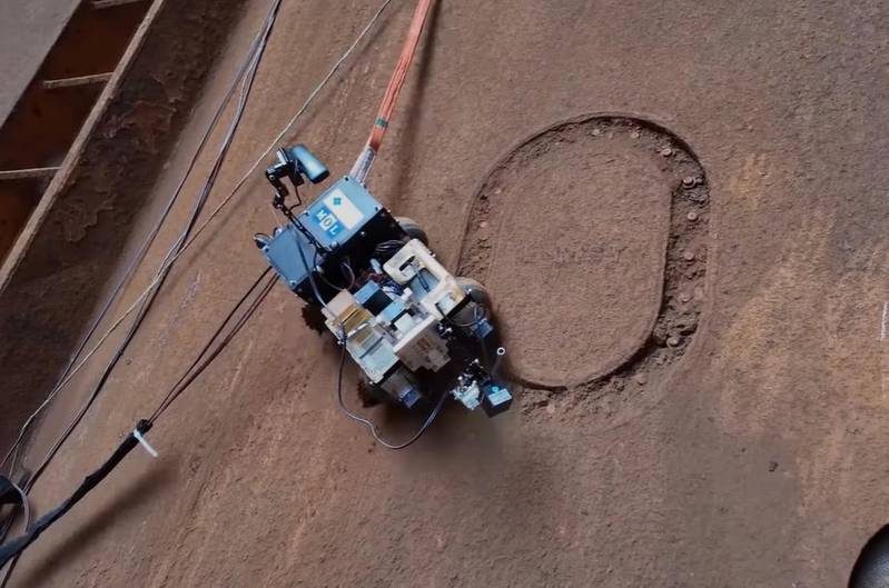 Innovative Wall Climbing Robot For Ship Inspection [Video]
