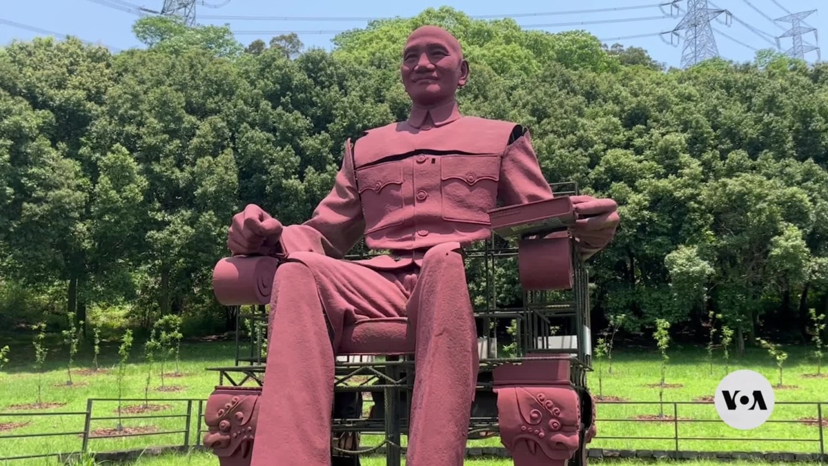Taiwan renews debate over removal of Chiang Kai-shek statues [Video]