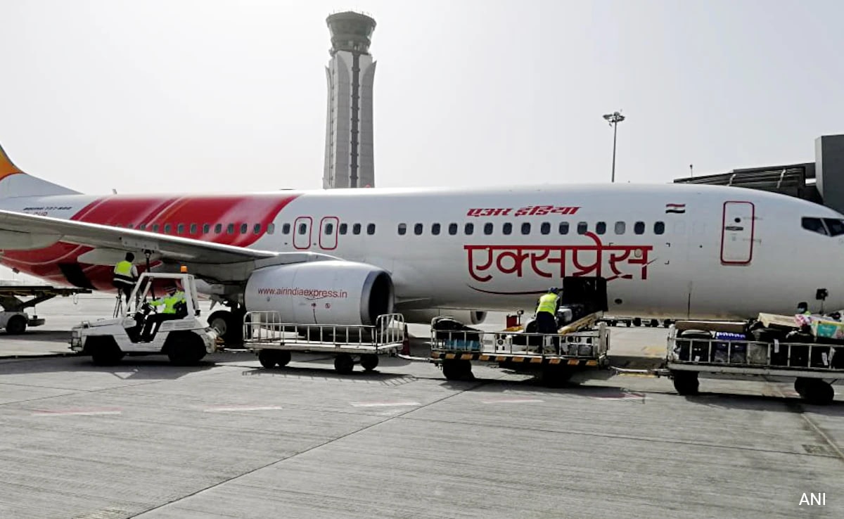 Over 90 Air India Express Flights Cancelled As Crew Goes On “Mass Sick Leave” [Video]