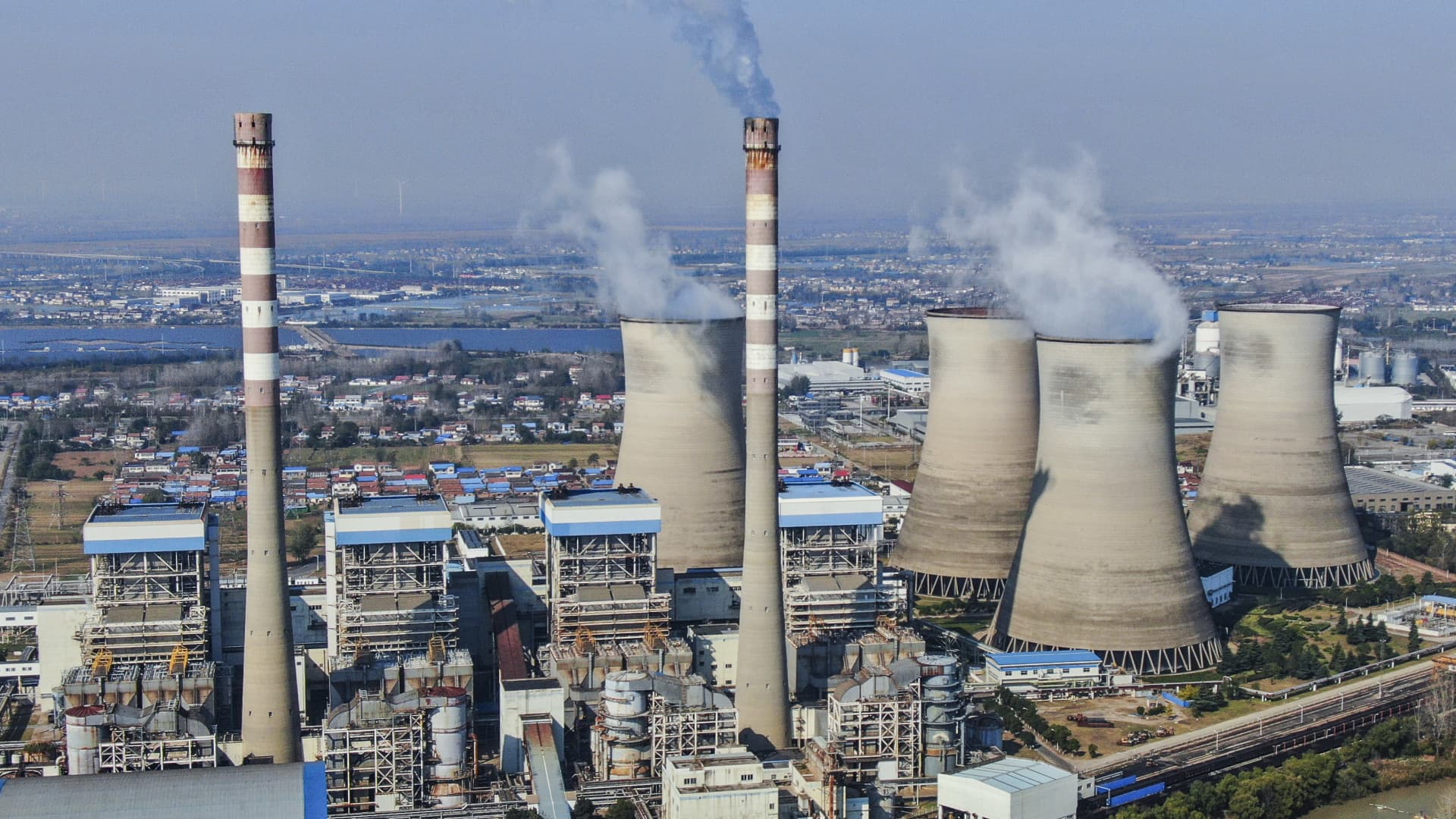 China, India still rely heavily on coal, climate targets remain difficult [Video]