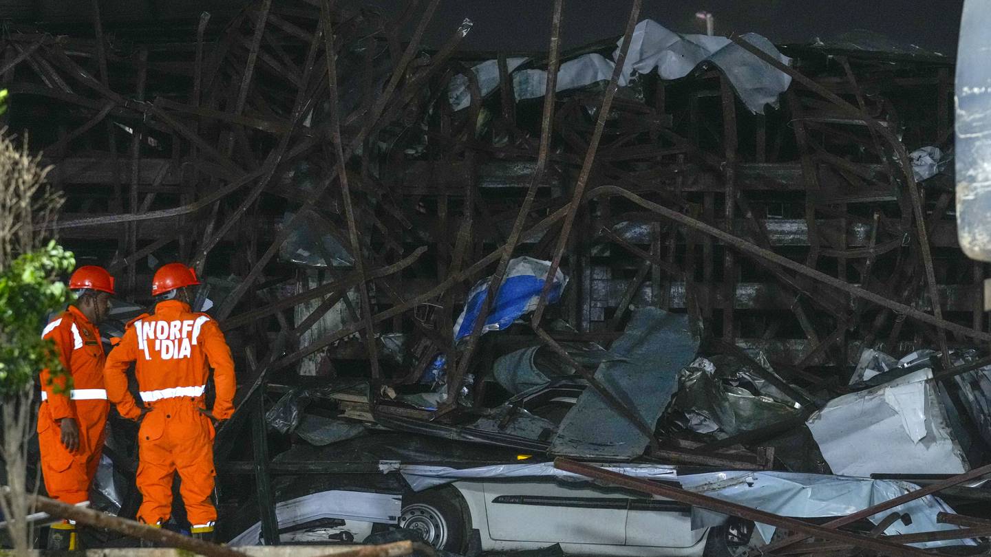 Billboard that collapsed in Mumbai storms killed at least 14 and injured 75  WSB-TV Channel 2 [Video]