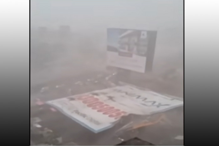 Bangkok Post – At least 14 killed after billboard collapses in India [Video]