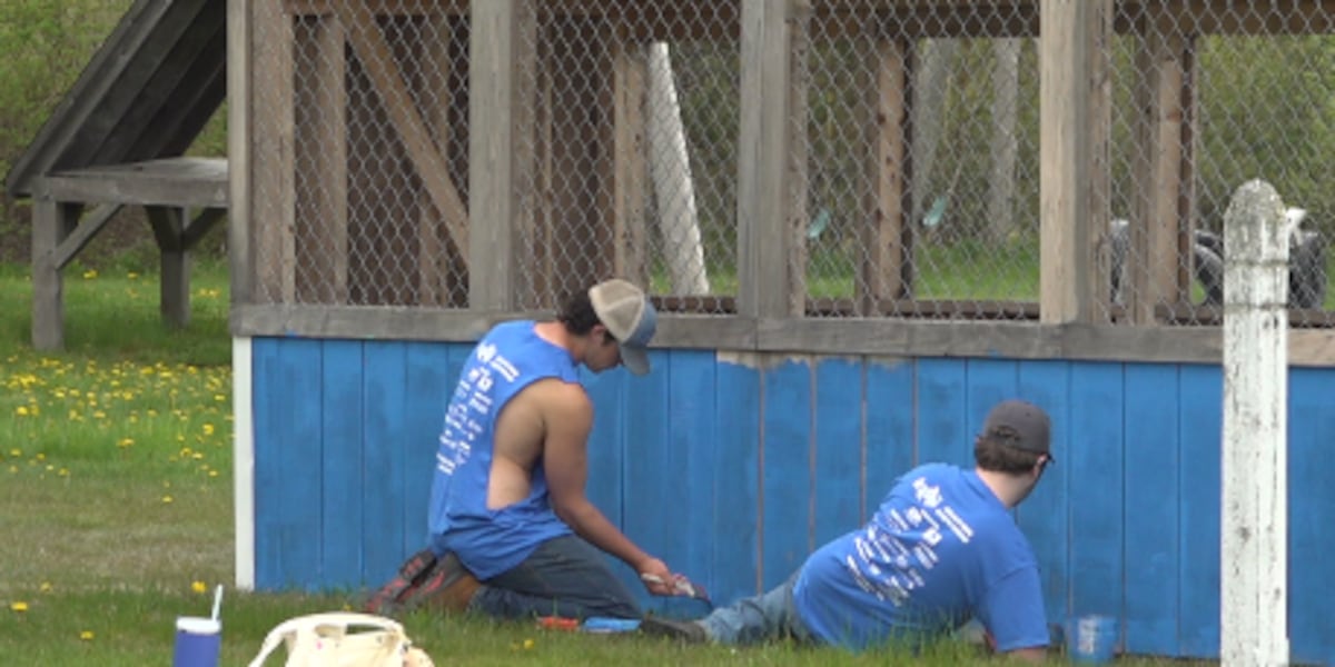 Erskine Academy high school seniors give back by beautifying trail [Video]
