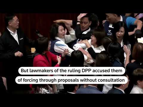Taiwan lawmakers brawl over parliament reforms | REUTERS [Video]