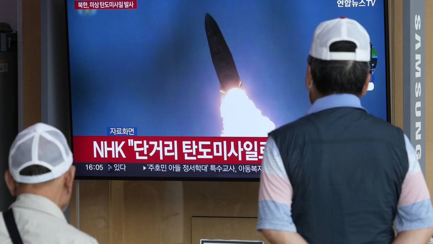 North Korea test-fires suspected missiles a day after US and South Korea conduct a fighter jet drill  WFTV [Video]