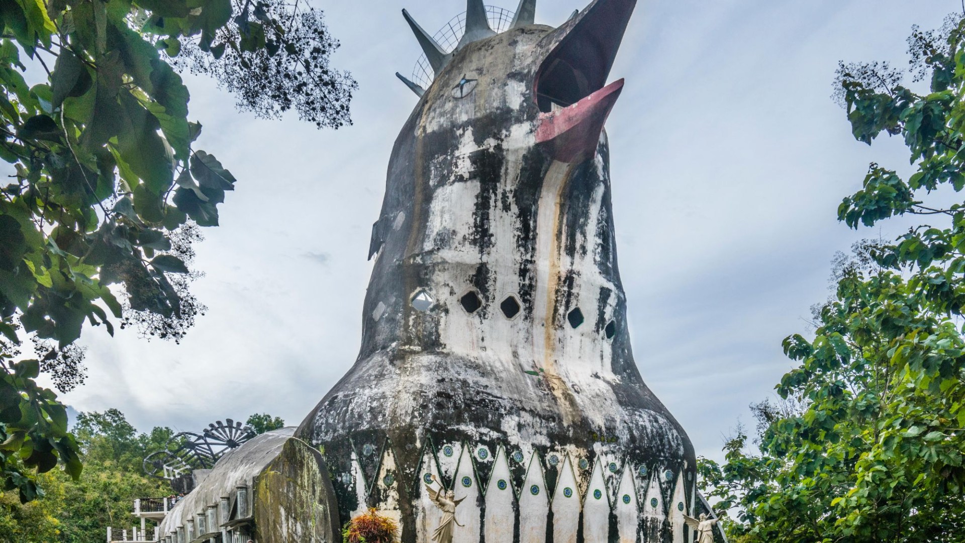 World’s weirdest abandoned ‘church’ built by man who ‘had vision from God’ left to crumble in jungle for decades [Video]