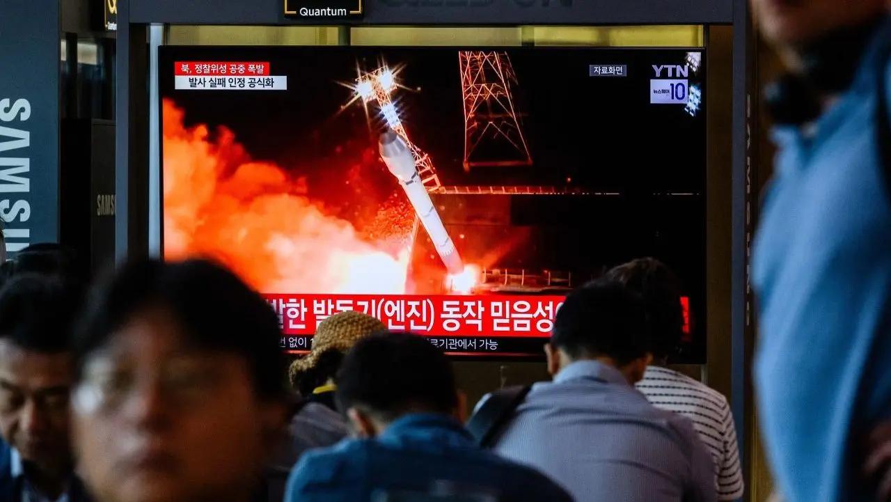 North Korean satellite launch fails with engine explosion, crashes into sea [Video]